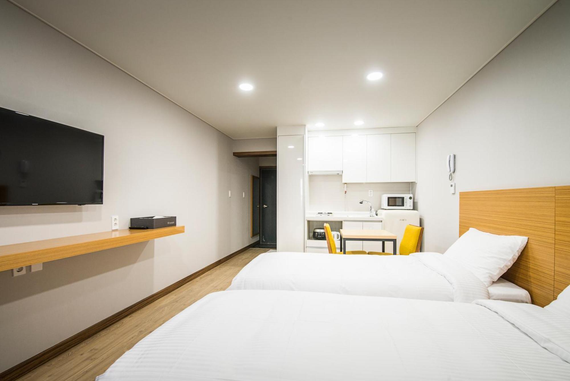 W Ocean Pension Seogwipo Exterior photo