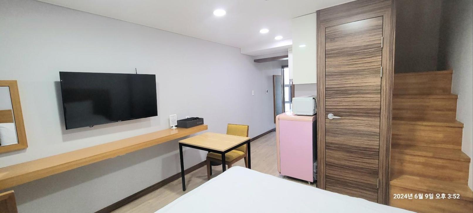W Ocean Pension Seogwipo Exterior photo