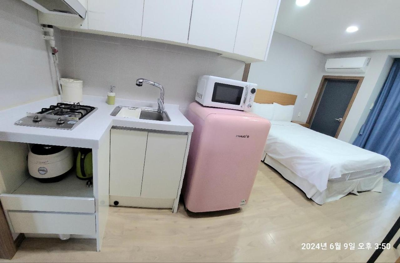 W Ocean Pension Seogwipo Exterior photo